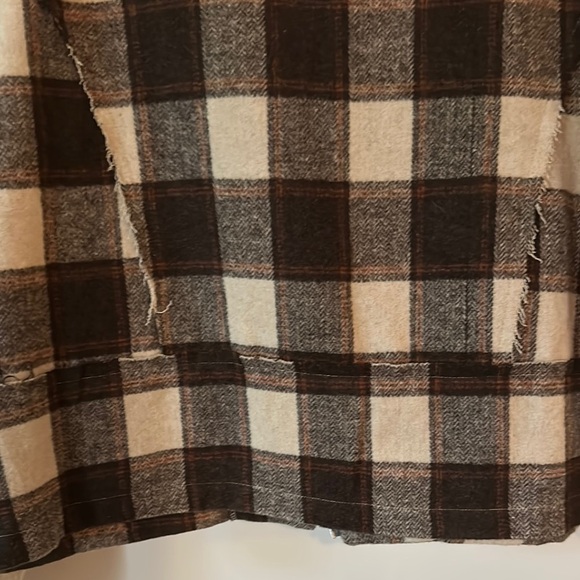 POL | Dolman Sleeve Checkered Utility Jacket in Brown and Cream - Picture 11 of 13